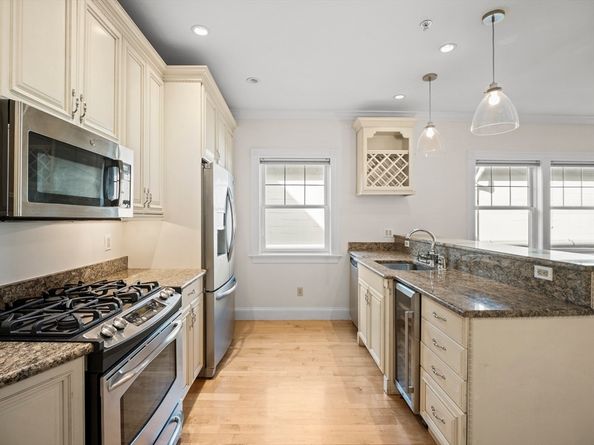 591 E 3rd St 3, Boston MA 02127