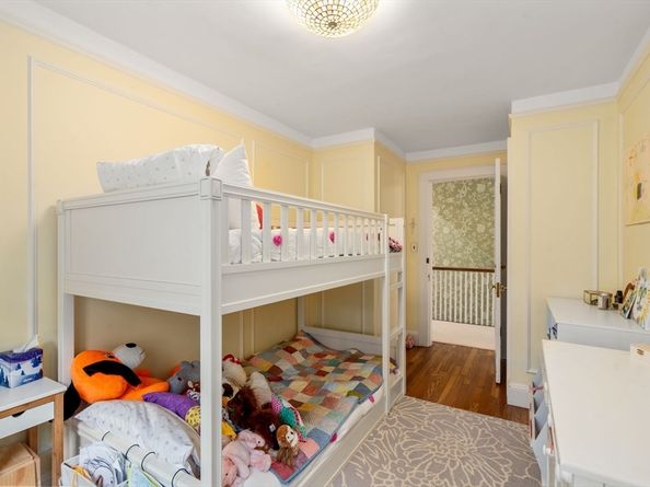 17 Atwood St, Wellesley MA 02482