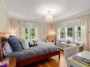 17 Atwood St, Wellesley MA 02482