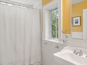 17 Atwood St, Wellesley MA 02482