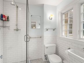 17 Atwood St, Wellesley MA 02482