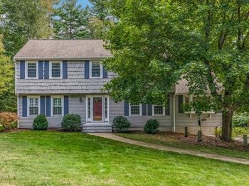 9 Lakewood Dr
