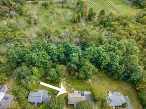 9 Lakewood Dr, Medfield MA 02052