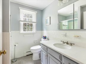 9 Lakewood Dr, Medfield MA 02052
