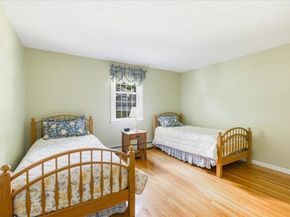 9 Lakewood Dr, Medfield MA 02052
