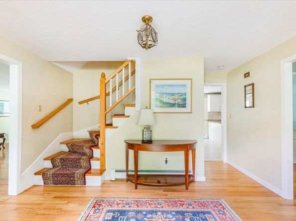 9 Lakewood Dr, Medfield MA 02052