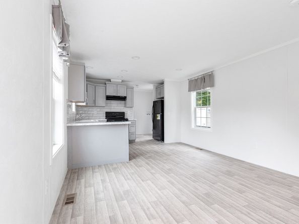 19 Jake Ln, Acushnet MA 02743
