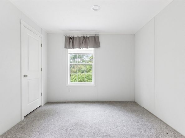 19 Jake Ln, Acushnet MA 02743