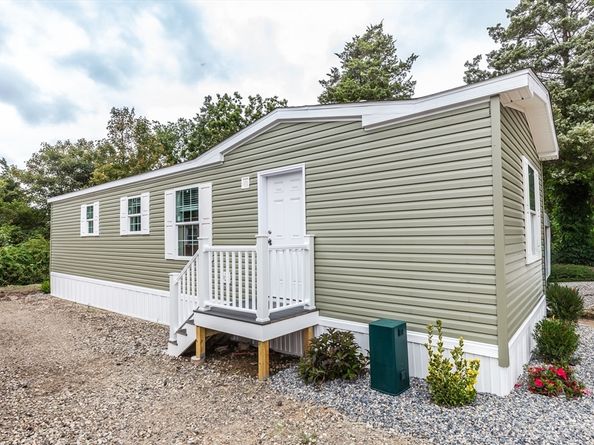 19 Jake Ln, Acushnet MA 02743