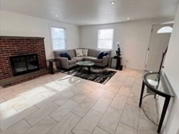 26 Lawrence St, Quincy MA 02169