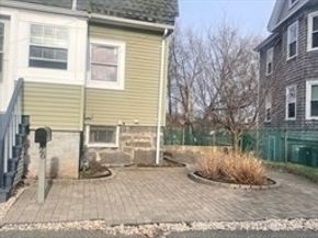 26 Lawrence St, Quincy MA 02169