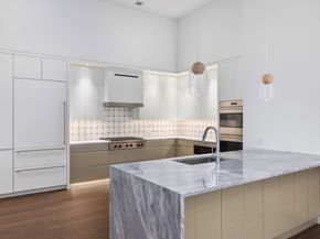 45 Temple St 306, Boston MA 02114