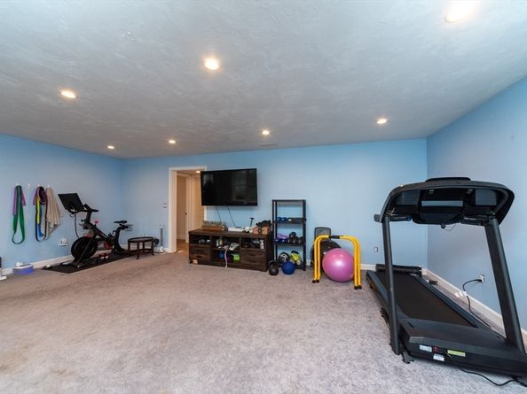 38 Norman St, Clinton MA 01510
