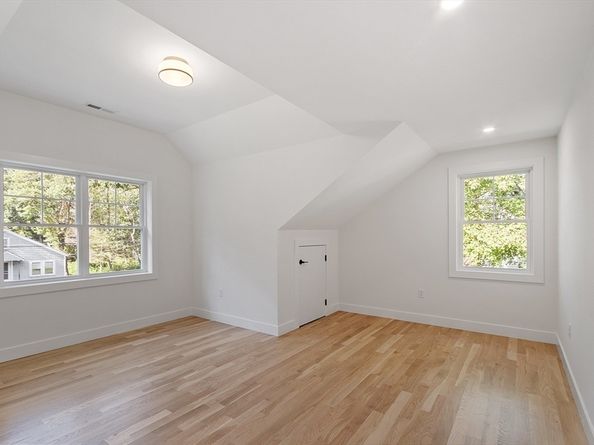27 Brand Avenue, Wilmington MA 01887