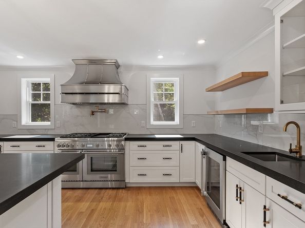 27 Brand Avenue, Wilmington MA 01887