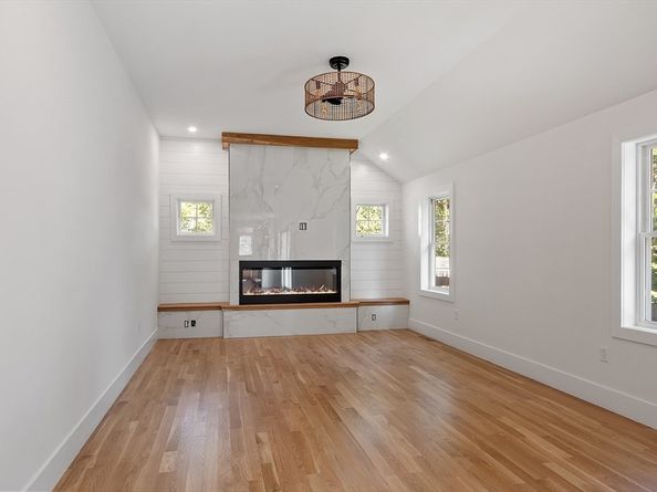 27 Brand Avenue, Wilmington MA 01887