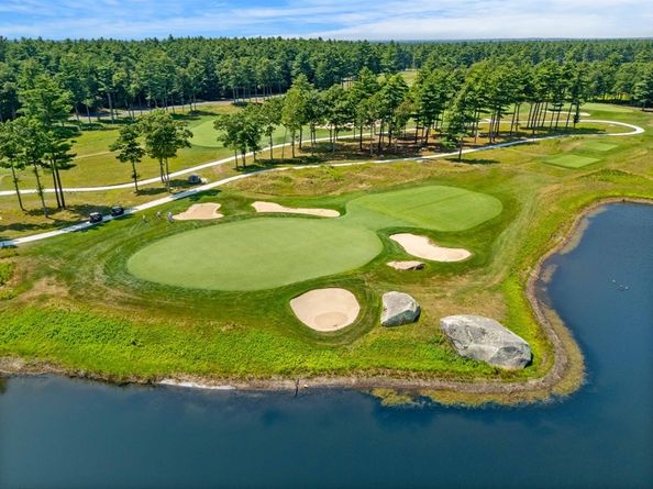 8 Golf Cottage Way, Mattapoisett MA 02739