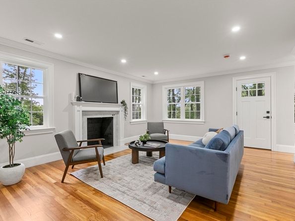 315 Maple Ave, Shrewsbury MA 01545