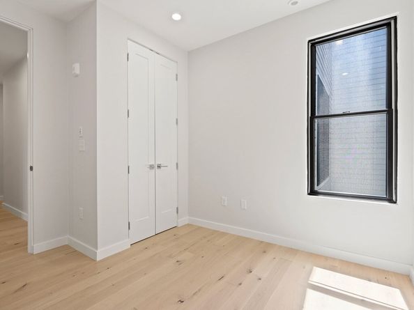 340 West 2nd Street 17E, Boston MA 02127