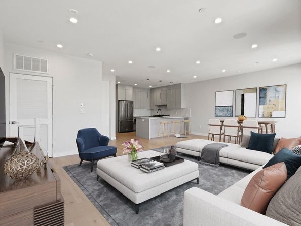 340 West 2nd Street 17E, Boston MA 02127