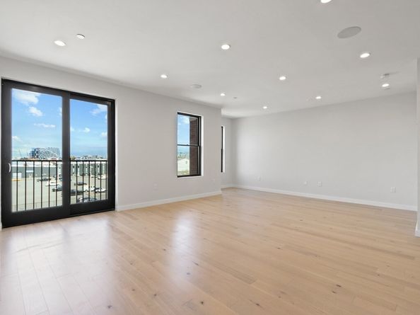 340 West 2nd Street 17E, Boston MA 02127