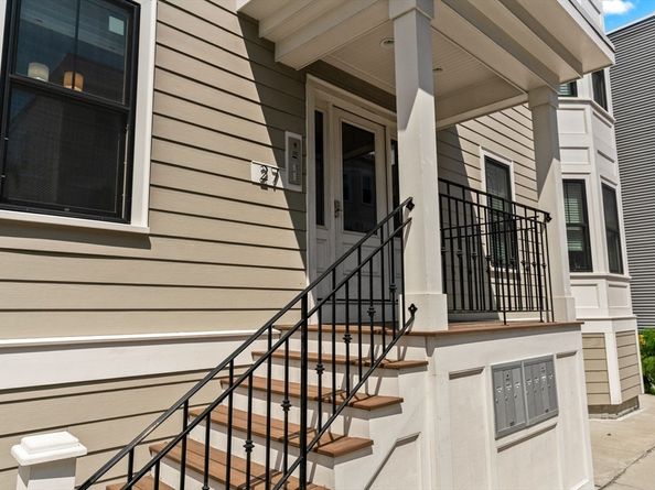 27 Washburn St 3, Boston MA 02125