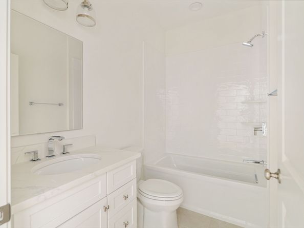 75 Johnson Woods Dr 75, Reading MA 01867