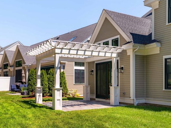 75 Johnson Woods Dr 75, Reading MA 01867