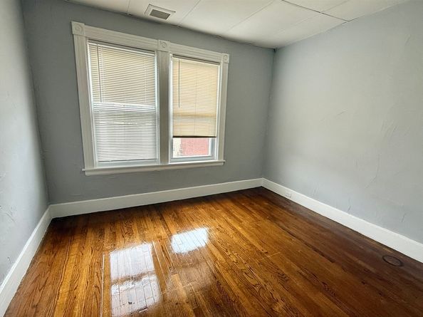 6 Berkeley St, Worcester MA 01605