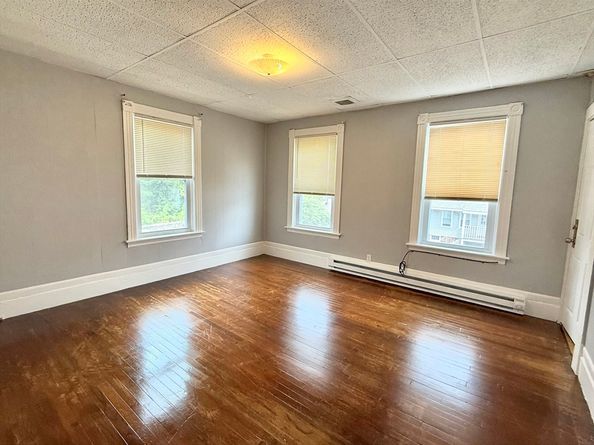 6 Berkeley St, Worcester MA 01605