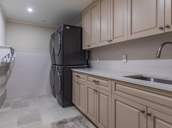 11 Chestnut Street, Boston MA 02108
