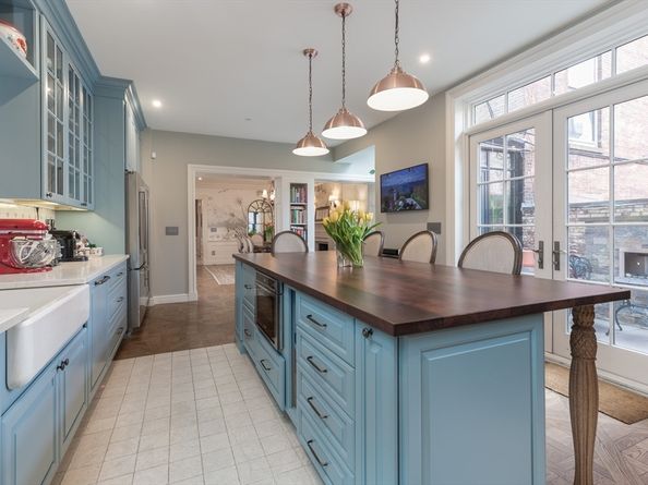 11 Chestnut Street, Boston MA 02108