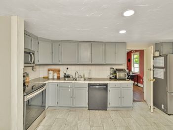 120 E Ashland St