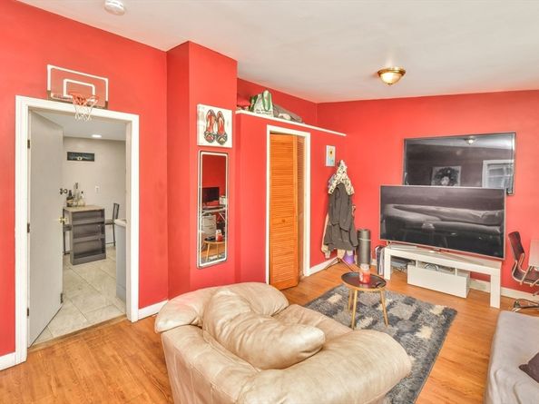 120 E Ashland St, Brockton MA 02302