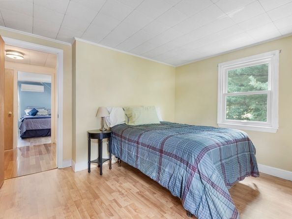 14 Alandale Pkwy, Norwood MA 02062