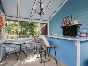14 Alandale Pkwy, Norwood MA 02062