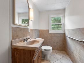 14 Alandale Pkwy, Norwood MA 02062