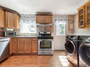 14 Alandale Pkwy, Norwood MA 02062