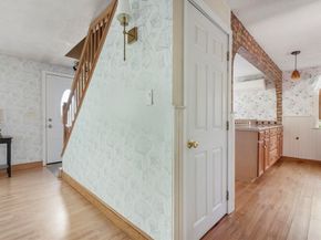 14 Alandale Pkwy, Norwood MA 02062
