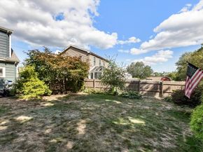 14 Alandale Pkwy, Norwood MA 02062
