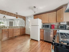 14 Alandale Pkwy, Norwood MA 02062