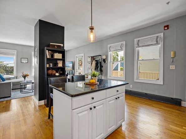 131 Derby St. 3R, Salem MA 01970
