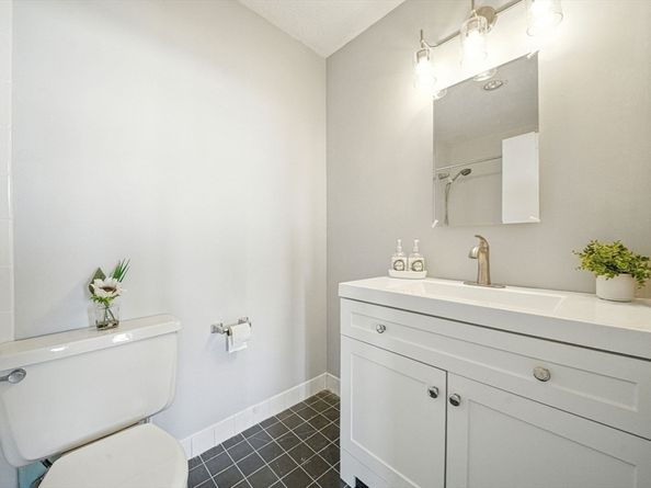 77 Adams St 610, Quincy MA 02169