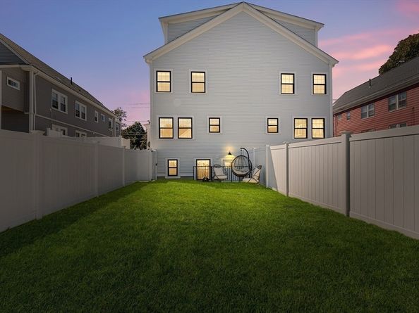 11 Lowell St B, Arlington MA 02476