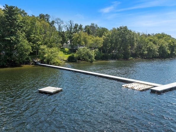 27 Rivercrest Dr, West Newbury MA 01985