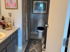 200 Cove Way 819, Quincy MA 02169