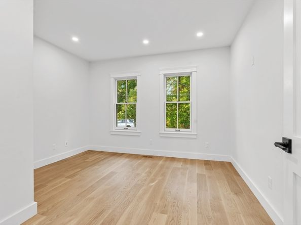 83 Eliot St, Natick MA 01760
