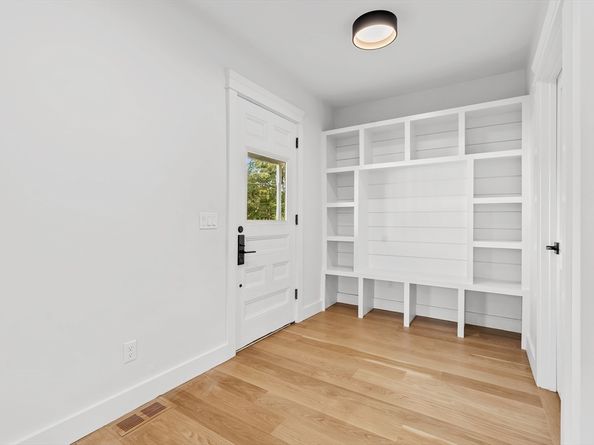 83 Eliot St, Natick MA 01760