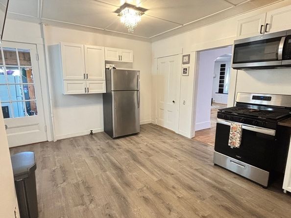 109 Oak St, Clinton MA 01510