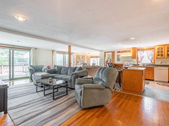 47 Lakeshore Drive, Spencer MA 01562